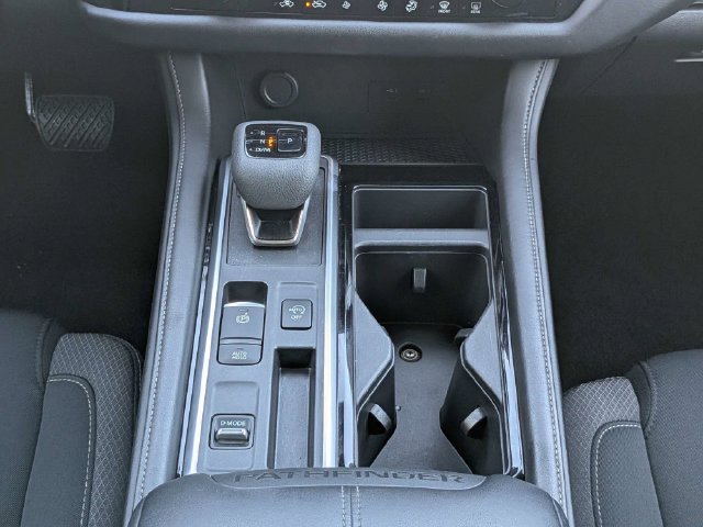 Used 2024 Nissan Pathfinder SV FWD image 20