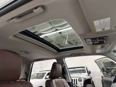 Used 2020 Toyota 4Runner Limited AWD/4WD image 24