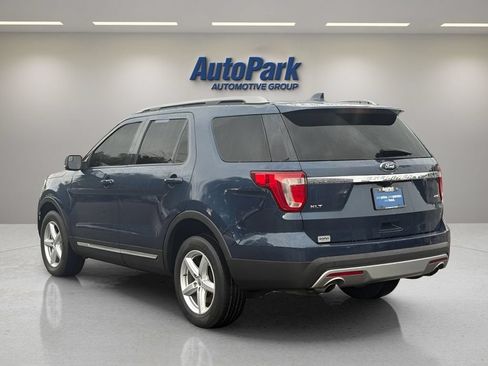 Used 2017 Ford Explorer XLT w/ Equipment Group 201A AWD/4WD image 5