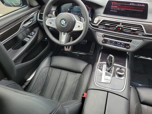 Used 2020 BMW 750i xDrive w/ Executive Package AWD/4WD image 10