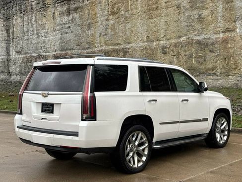 Used 2016 Cadillac Escalade Luxury image 4