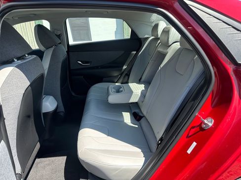 Used 2023 Hyundai Elantra Limited w/ Cargo Package FWD image 28