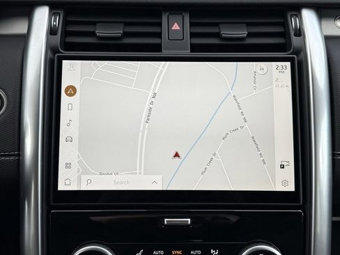 Certified 2025 Land Rover Discovery Dynamic SE image 23