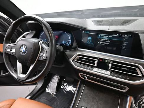 Used 2022 BMW X5 xDrive45e w/ Executive Package AWD/4WD image 17