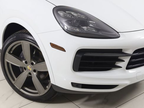 Used 2020 Porsche Cayenne AWD/4WD image 19