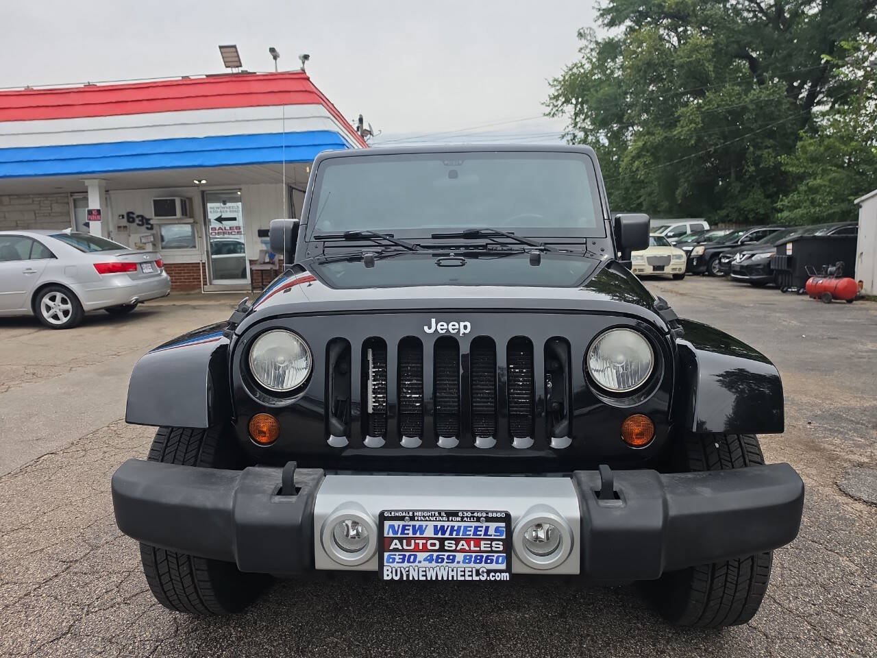 Used 2012 Jeep Wrangler Unlimited Sahara w/ Connectivity Group AWD/4WD image 5