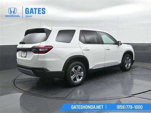 New 2025 Honda Pilot EX-L image 2