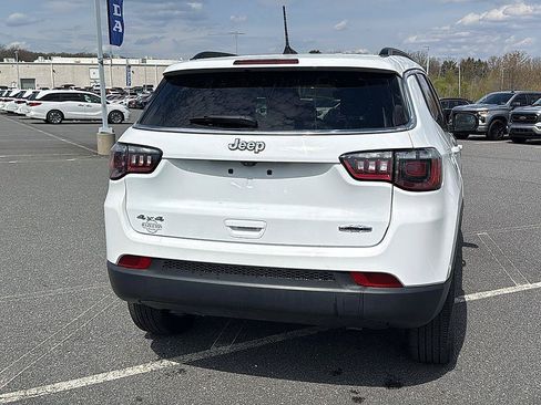 Used 2024 Jeep Compass Latitude AWD/4WD image 7