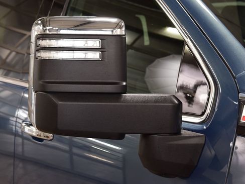 Used 2024 GMC Sierra 2500 Denali w/ Technology Package AWD/4WD image 19