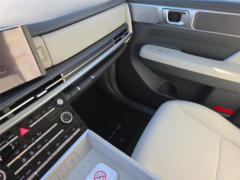 New 2026 Hyundai Santa Fe SE image 19