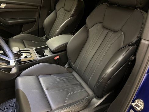 Used 2024 Audi Q5 2.0T Premium w/ Convenience Package image 5