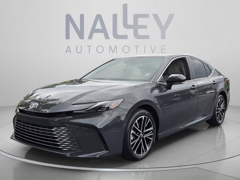 Used 2026 Toyota Camry XLE AWD/4WD image 1