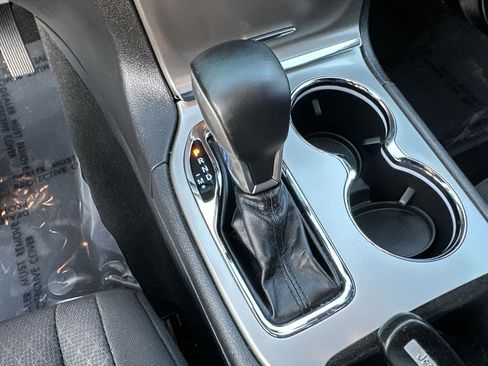 Used 2019 Jeep Grand Cherokee Laredo image 23