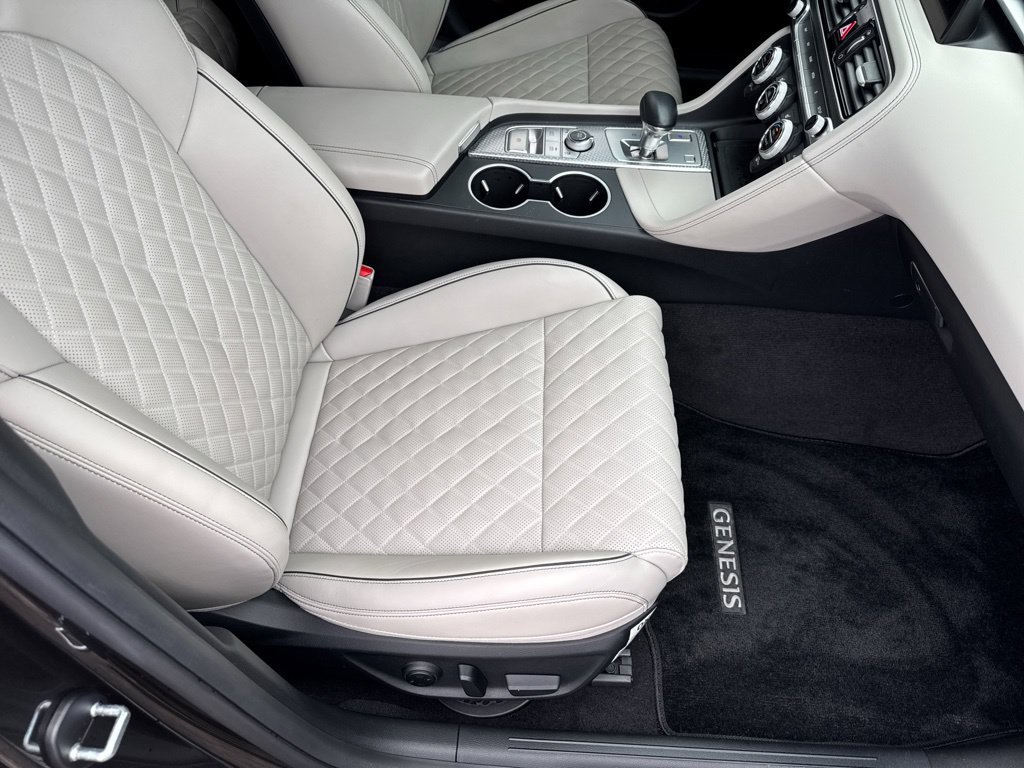 Used 2023 Genesis G70 3.3T w/ Sport Prestige Package RWD image 31