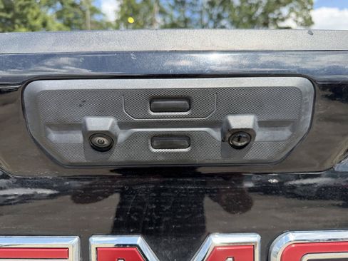 Used 2025 GMC Sierra 1500 AT4 w/ Technology Package AWD/4WD image 22