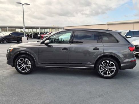Used 2025 Audi Q7 2.0T Premium w/ Convenience Plus Package image 3