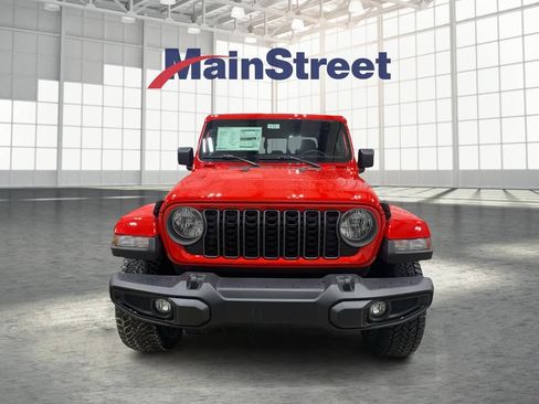 Used 2025 Jeep Gladiator Sport AWD/4WD image 8