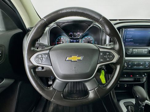 Used 2022 Chevrolet Colorado LT w/ Fleet Safety Package image 11