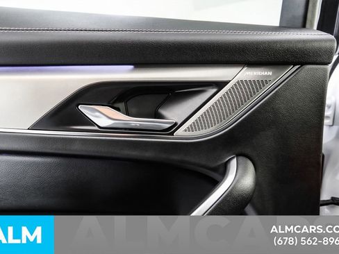 Used 2025 Jaguar F-PACE R-Dynamic S image 60