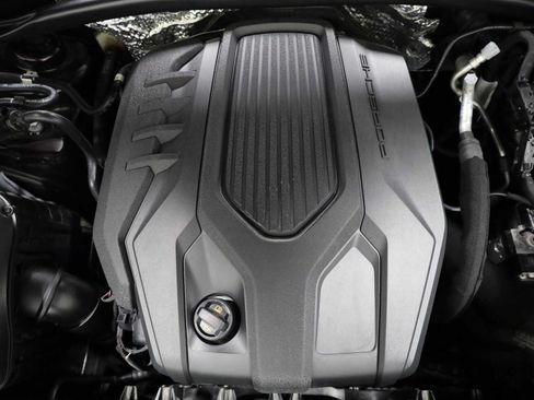 Used 2023 Porsche Macan Turbo AWD/4WD image 42