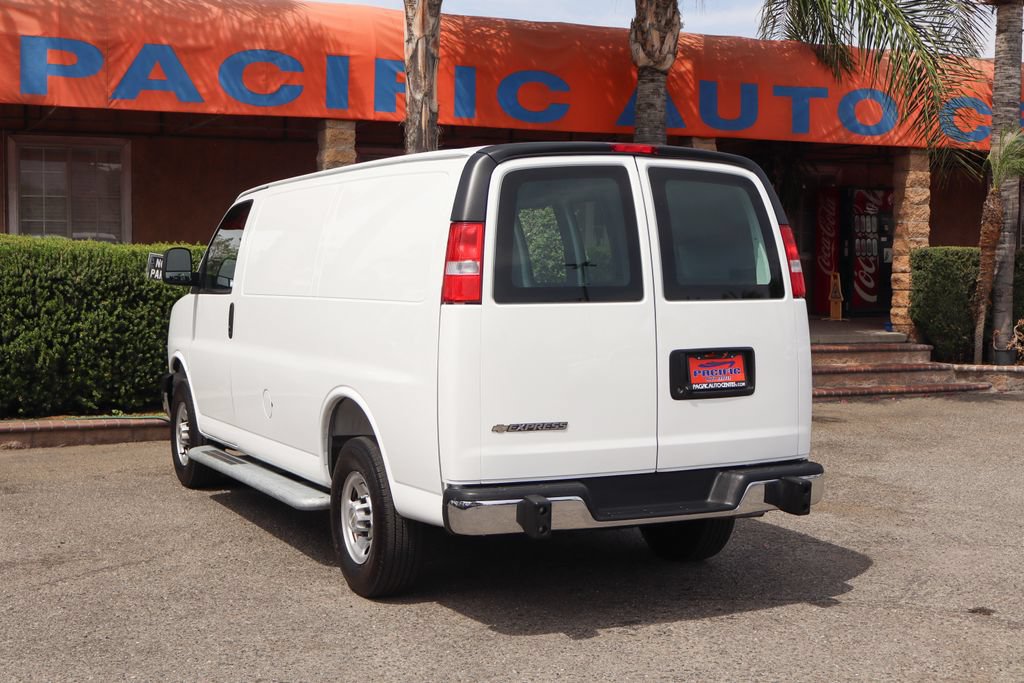 Used 2025 Chevrolet Express 2500 w/ Driver Convenience Package RWD image 6