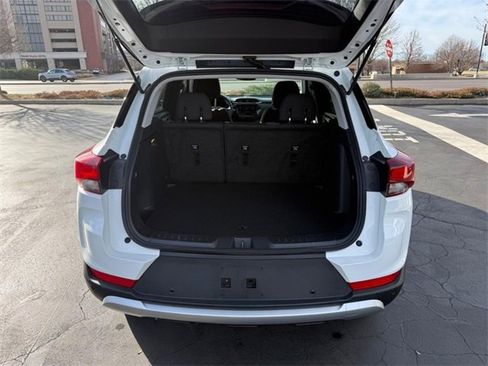 Used 2022 Chevrolet TrailBlazer LT w/ Convenience Package image 6