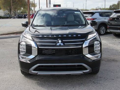 New 2026 Mitsubishi Outlander SE image 9