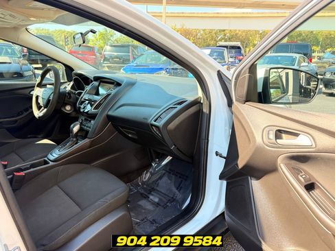 Used 2018 Ford Focus SEL FWD image 28