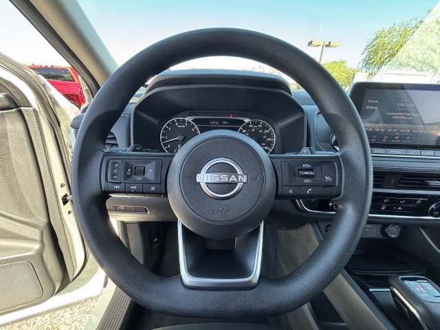 Used 2024 Nissan Rogue S FWD image 27