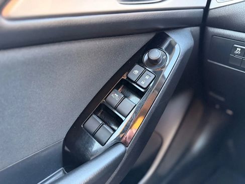 Used 2017 MAZDA MAZDA3 Sport image 33