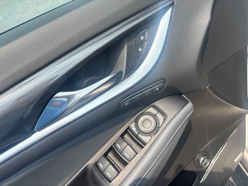 Used 2020 Buick Enclave Premium w/ Sun and Sites Package FWD image 5