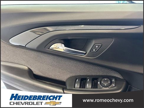Used 2023 Chevrolet TrailBlazer LT FWD image 11