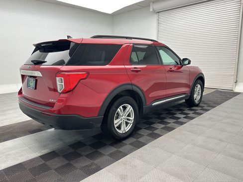 Used 2022 Ford Explorer XLT AWD/4WD image 9