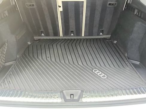 Used 2025 Audi Q5 Premium AWD/4WD image 28