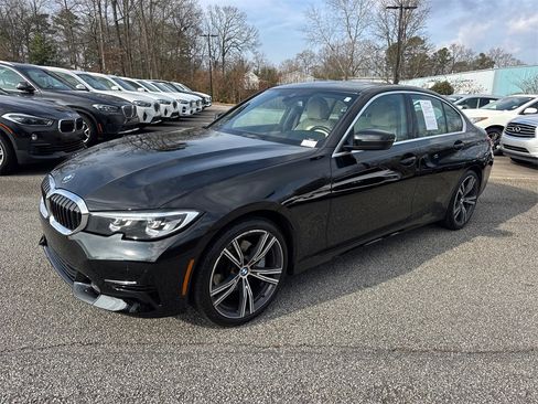 Used 2020 BMW 330i Sedan w/ Driving Assistance Package image 3