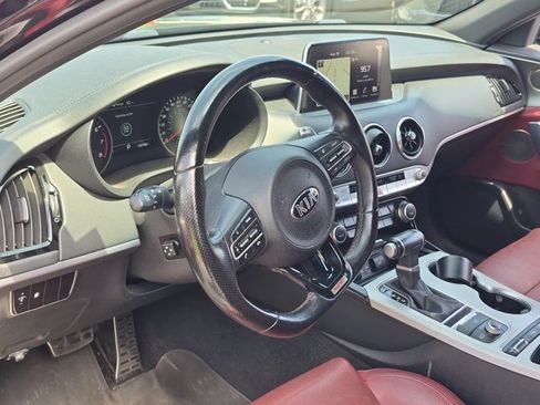 Used 2018 Kia Stinger GT1 RWD image 10