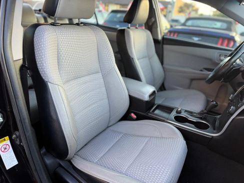 Used 2015 Toyota Camry SE FWD image 23