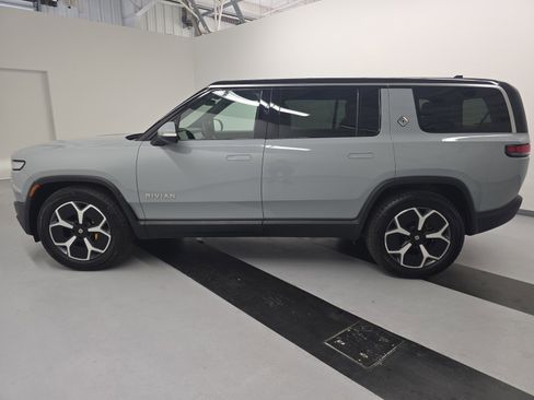 Used 2024 Rivian R1S Adventure AWD/4WD image 2
