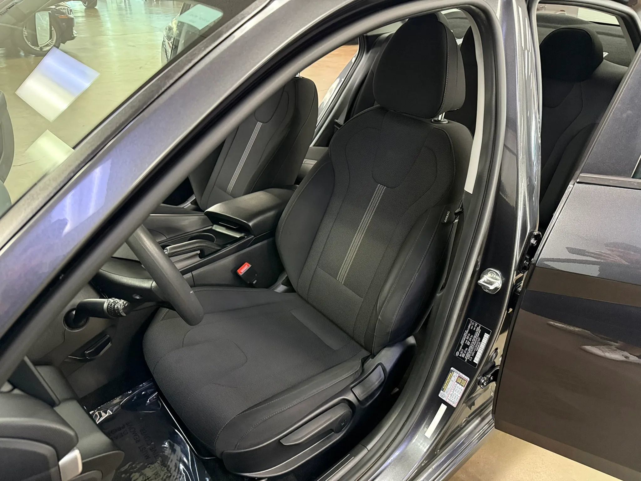 Used 2021 Hyundai Elantra SE FWD image 9