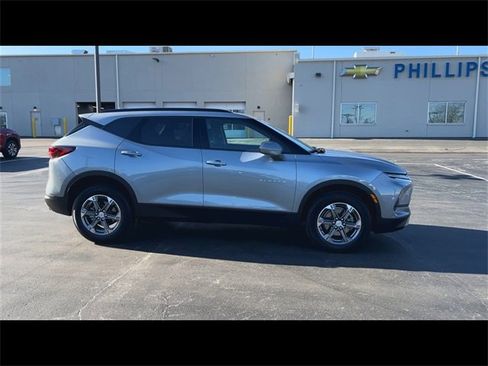 Certified 2024 Chevrolet Blazer LT w/ Convenience Package image 9