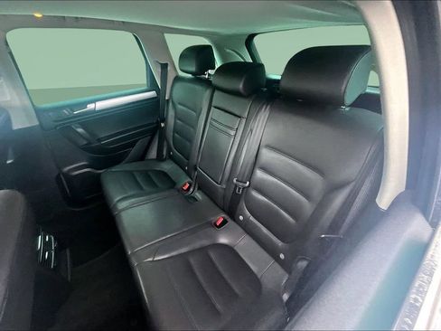 Used 2013 Volkswagen Touareg VR6 image 20