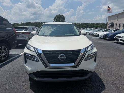 Used 2023 Nissan Rogue SV AWD/4WD image 3