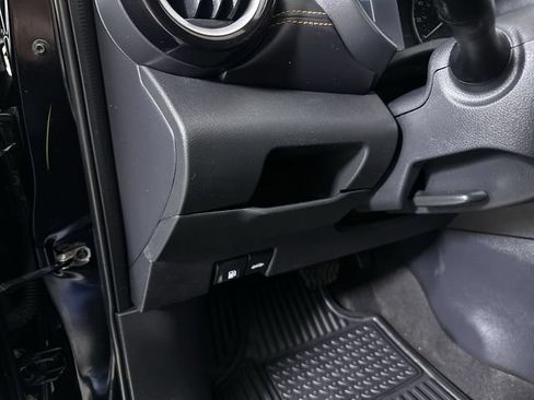 Used 2020 Nissan Kicks SR FWD image 18