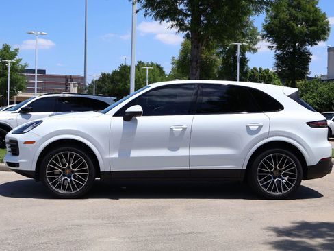 Used 2022 Porsche Cayenne AWD/4WD image 3