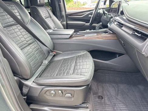 Used 2023 Cadillac Escalade Sport Platinum w/ LPO, ONYX Package AWD/4WD image 9