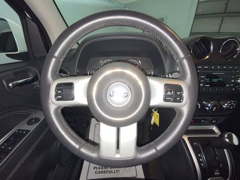 Used 2016 Jeep Compass Latitude AWD/4WD image 14