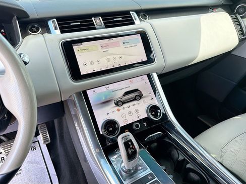 Used 2020 Land Rover Range Rover Sport SVR image 28