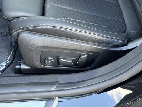 Certified 2025 BMW 330i xDrive Sedan w/ Premium Package image 19