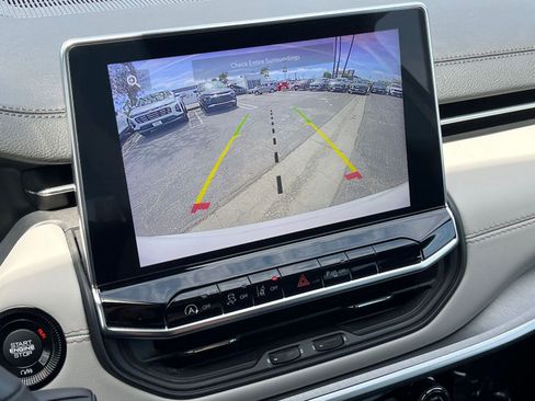 Used 2025 Jeep Compass Limited AWD/4WD image 24