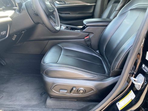 Used 2023 Jeep Grand Cherokee Limited w/ Black Appearance Package image 26